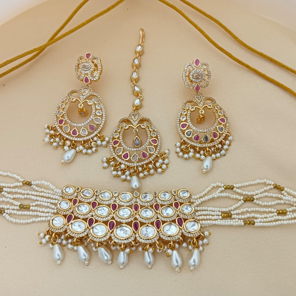 Nyra kundan choker