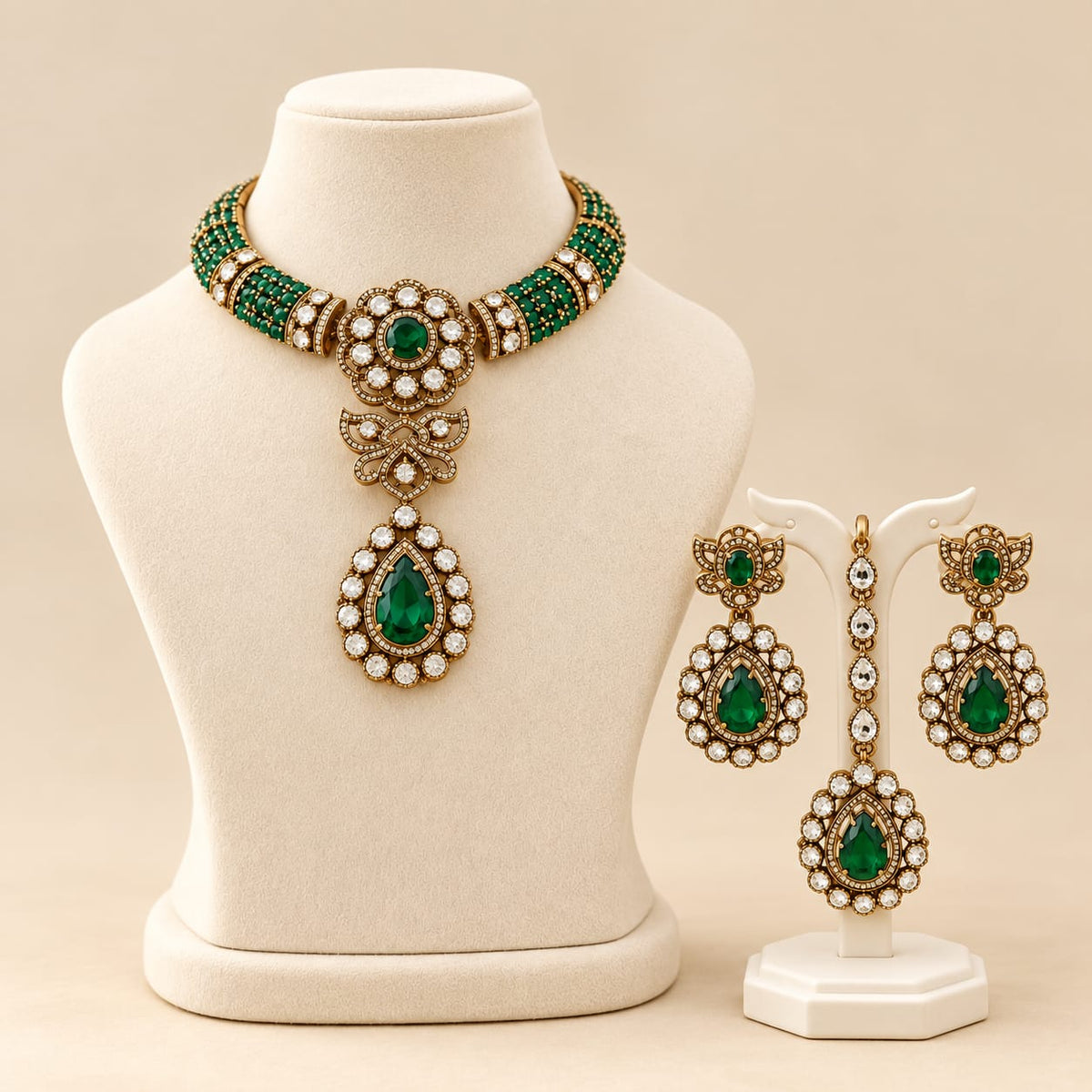 Royale Emerald necklace